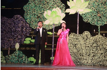 演出劇照——音樂系青年教師楊韻潘冠澤二重唱