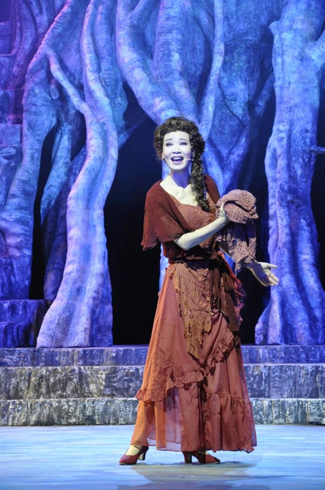 《Into The Woods》中文版中飾演The Baker's Wife.jpg 《Into The Woods》中文版中飾演The Baker's Wife.jpg