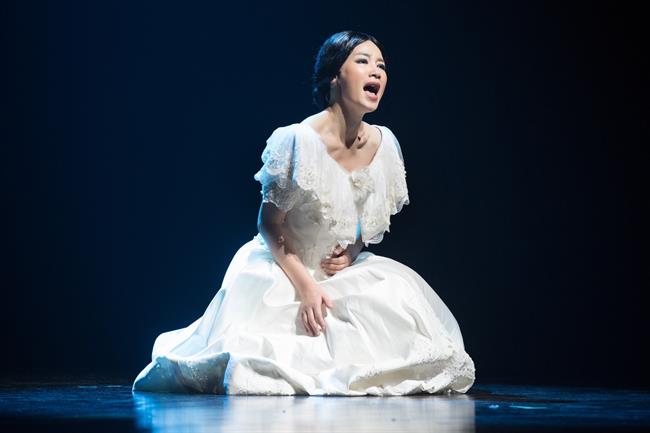 《簡(jiǎn)愛》中飾演簡(jiǎn)愛.jpg 《簡(jiǎn)愛》中飾演簡(jiǎn)愛.jpg