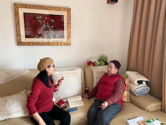 5 向越劇表演藝術(shù)家呂瑞英請(qǐng)教語(yǔ)音問(wèn)題.jpg 5 向越劇表演藝術(shù)家呂瑞英請(qǐng)教語(yǔ)音問(wèn)題.jpg