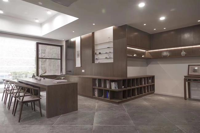 陶藝實訓(xùn)室.jpg 陶藝實訓(xùn)室.jpg