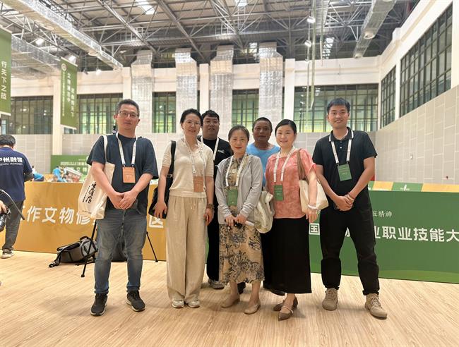 紀(jì)念(李處、鐘書(shū)記).jpg 紀(jì)念(李處、鐘書(shū)記).jpg